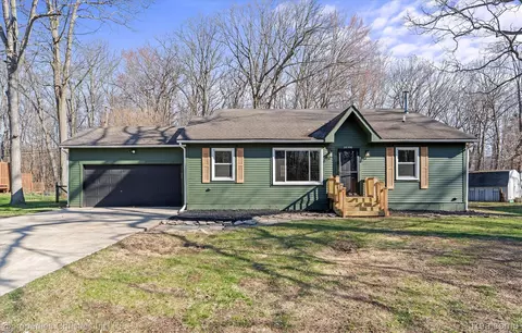 38590 Superior St, Romulus, MI 48174