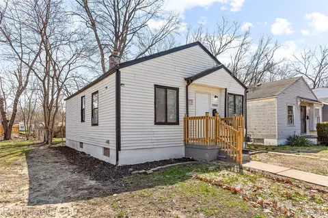 19800 Oakfield St, Detroit, MI 48235