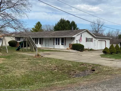 3886 Poit Dr, Elba, MI 48446