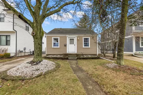 922 Mclean Ave, Royal Oak, MI 48067
