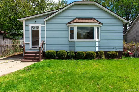 26536 Dartmouth St, Madison Heights, MI 48071