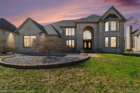 2146 Meadow Reed Dr, Sterling Heights, MI 48314