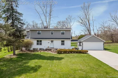 24903 Lois Ln, Southfield, MI 48075
