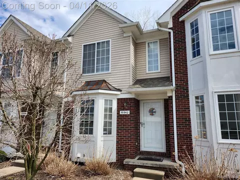50642 Woodbury Dr, New Baltimore, MI 48047