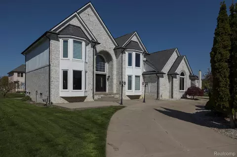 43211 Coralbean Ct, Sterling Heights, MI 48314