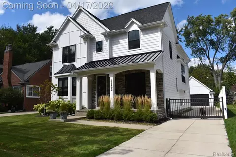 2135 Manchester Rd, Birmingham, MI 48009