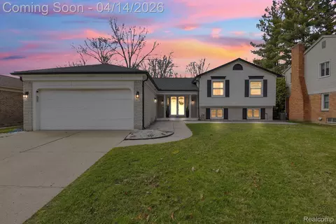 14549 Riverside St, Livonia, MI 48154