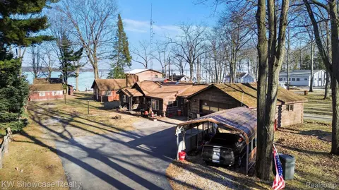 5872 Mount Maria Rd, Caledonia, MI 49747