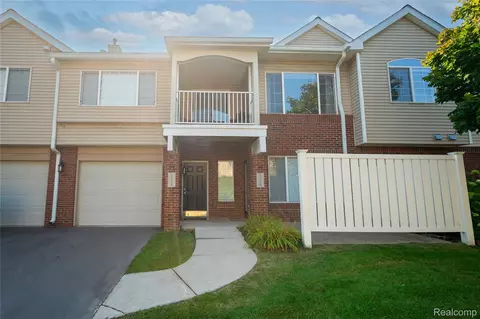 23010 Fairlane Blvd, Woodhaven, MI 48183