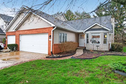 1390 Steeplechase Ct, Howell, MI 48843