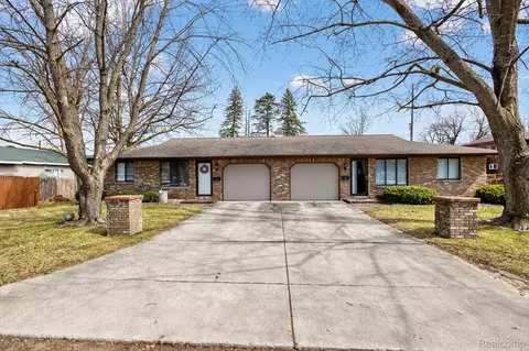 225 Charles St, Saint Charles, MI 48655