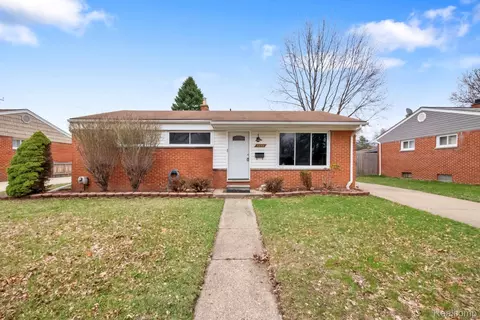6842 Bison St, Westland, MI 48185
