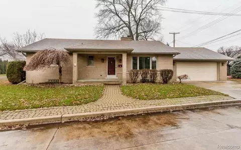 23611 Crestview St, Dearborn, MI 48124
