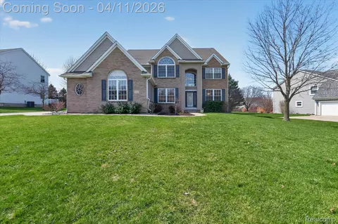8448 Cranbrook Dr, Grand Blanc, MI 48439