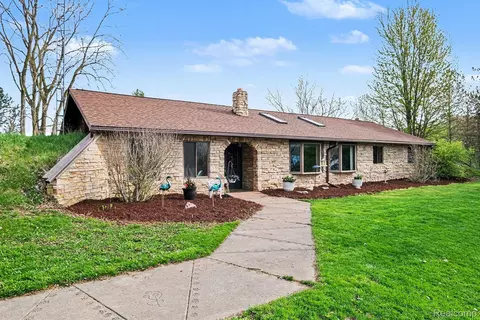 6095 S Sheridan Ave, Lennon, MI 48449