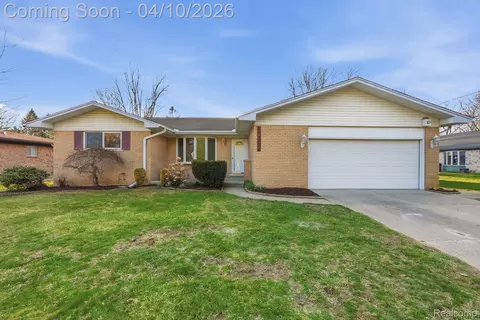 25524 Cortez St, Harrison, MI 48045