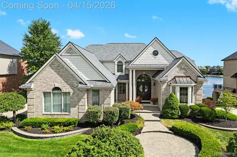49265 Parkshore Ct, Northville, MI 48168