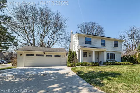30707 Fairfax St, Southfield, MI 48076
