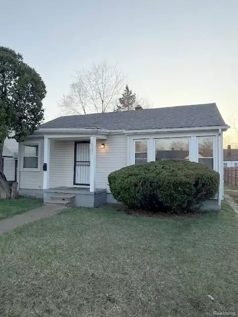 18950 Biltmore St, Detroit, MI 48235