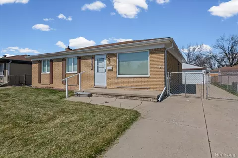 20311 Garden Ct, Roseville, MI 48066