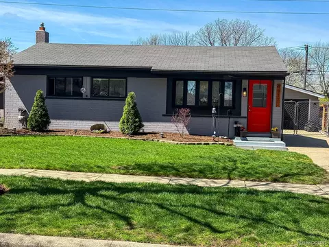 30723 Flanders Ave, Warren, MI 48088