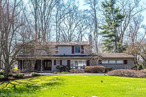 25933 Hersheyvale Dr, Franklin, MI 48025