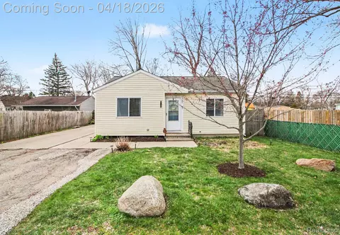 3039 Airport Rd, Waterford, MI 48329