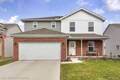 302 Shari St, Pontiac, MI 48341