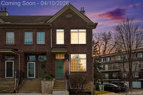 1456 Silverbrook Ridge Dr, Walled Lake, MI 48390