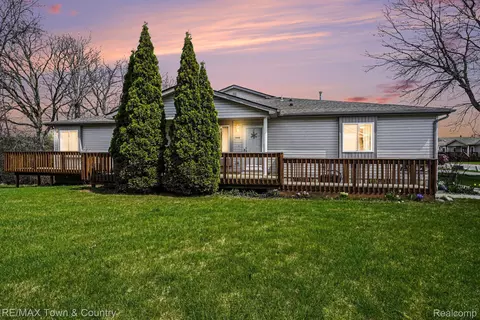 9358 Parkview Cir, Mundy, MI 48439
