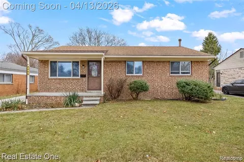 8456 Robindale Ave, Dearborn Heights, MI 48127