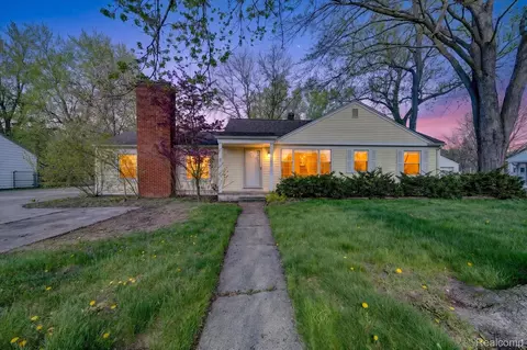 15151 Merriman Rd, Livonia, MI 48154