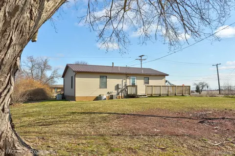 7507 W Caro Rd, Denmark, MI 48757