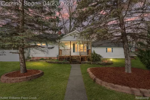 7572 Smale St, Washington, MI 48094