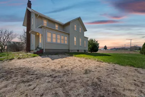 9269 Dixon Rd, Raisinville, MI 48161