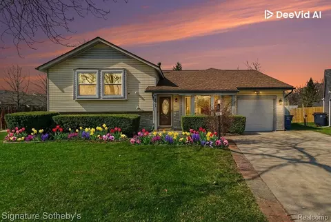 2067 Champagne Dr, Ann Arbor, MI 48108