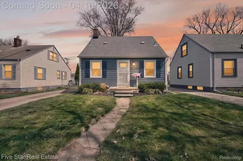 2819 Geneva St, Dearborn, MI 48124