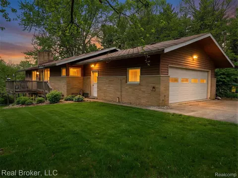 1802 N Elba Rd, Oregon, MI 48446