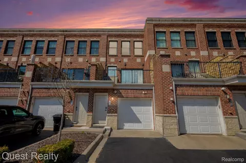 218 Mill St, Rochester, MI 48307