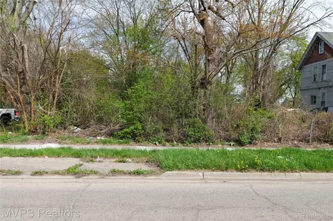 61 S South Paddock St, Pontiac, MI 48342