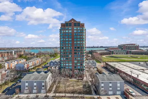 3320 Spinnaker Ln #15F, Detroit, MI 48207