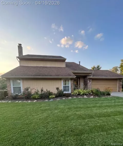 30461 Scotshire Ct, Farmington Hills, MI 48331