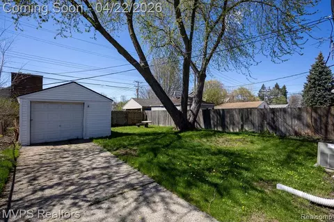Exterior - 20813 Universal Ave, Eastpointe, MI 48021 photo 2 of 2
