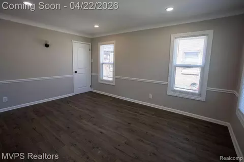 Living - 20813 Universal Ave, Eastpointe, MI 48021 photo 1 of 3