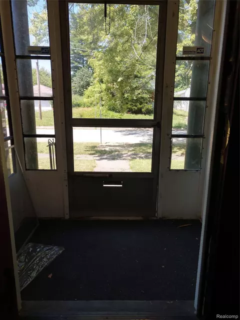 Exterior - 2212 Hoff St, Flint, MI 48506 photo 6 of 6