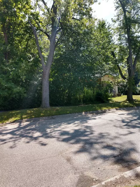 Exterior - 2212 Hoff St, Flint, MI 48506 photo 1 of 6