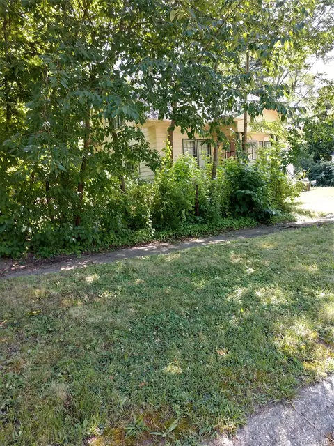 Exterior - 2212 Hoff St, Flint, MI 48506 photo 2 of 6