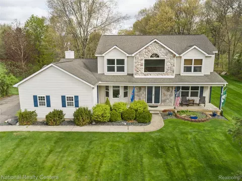 3910 Forest Edge Dr, Commerce, MI 48382