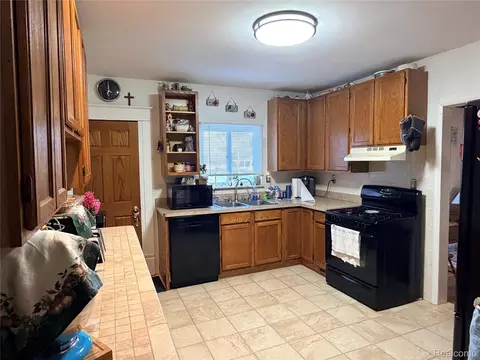 Kitchen - 6038 Byron Rd, Howell, MI 48855 photo 1 of 1