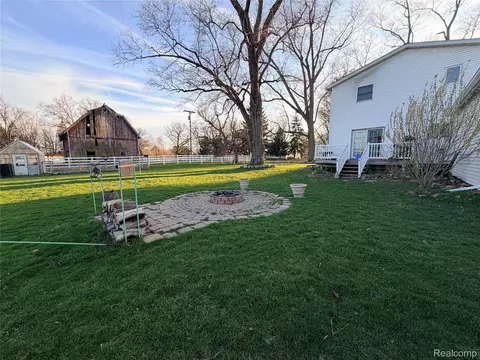 Exterior - 6038 Byron Rd, Howell, MI 48855 photo 5 of 6